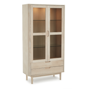 Skænke og vitrineskabe i egetræ