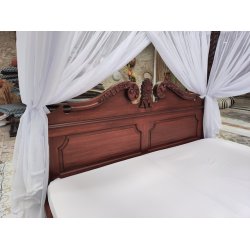 Himmelseng i mahogni med gardiner madrasm�l 180 x 200 cm