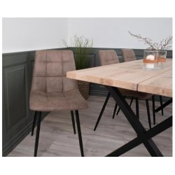 Munkebo spisebordsstol med kraftig polstring i lysebrunt microfiber.