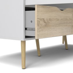 Odense 150 cm bredt hvidt garderobeskab med 3 lger og 3 ege look skuffer.