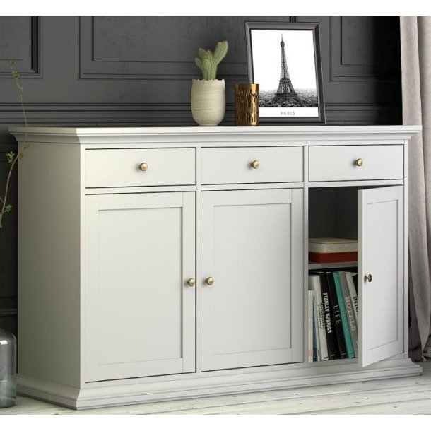 Frisenborg 144 cm bred hvid sknk med 3 skabe og 3 skuffer.