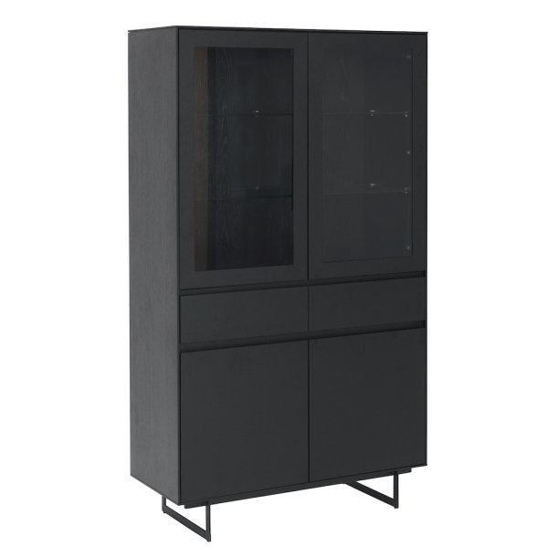 Rungsted 110 cm bredt vitrineskab i sort egetr med softclose og indbygget lys. 