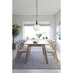 Gilleleje spisebordsstol, hvidpigmenteret eg, med s�de i lyst papirflet 