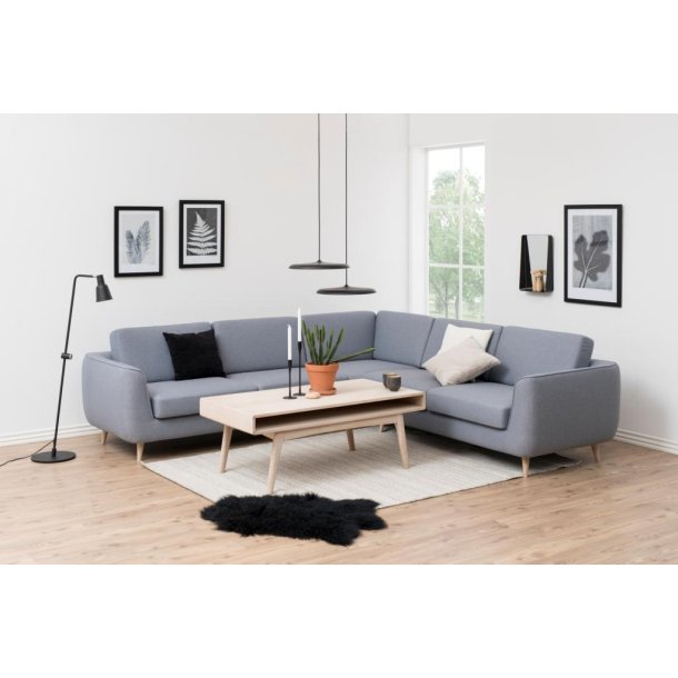 Ambrosius sofabord 130 x 70 cm i hvidpigmenteret egefiner med stort opbevaringsrum.