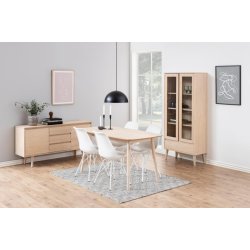 Vorns sknk 150 cm i hvidpigmenteret egetr finer med 2 skabe og 3 skuffer i midten.