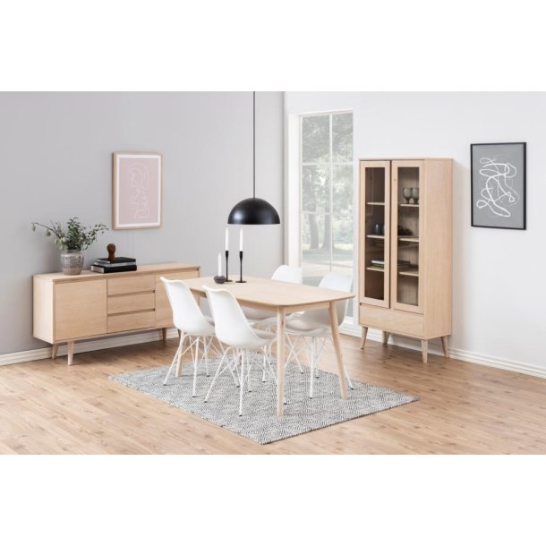 Vorns sknk 150 cm i hvidpigmenteret egetr finer med 2 skabe og 3 skuffer i midten.