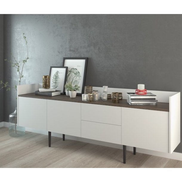 Sknk 195,5 cm bred hvid og walnd skydedre og skuffer.