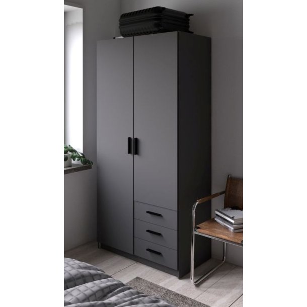 Dana mat gr garderobeskab 98,5 cm bredt med 2 dre og 3 skuffer.