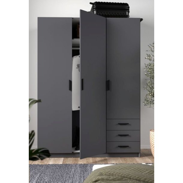 Dana mat gr garderobeskab 147 cm bredt med 3 dre og 3 skuffer.