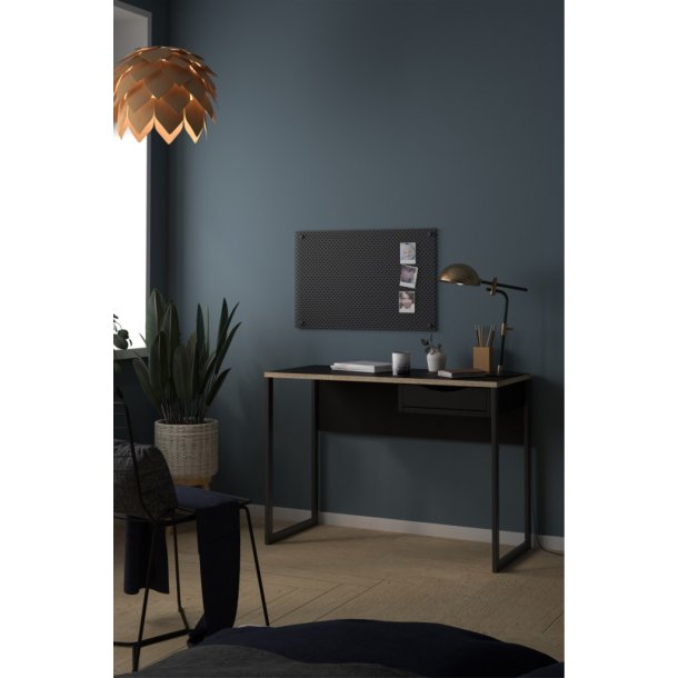 Prestige sort skrivebord 130 x 48 cm med 1 skuffe og metalstel.