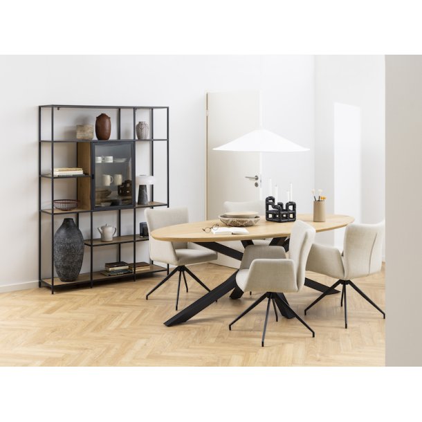 Sofie spisebordsstol med armln og drejefod i lys beige mbelstof