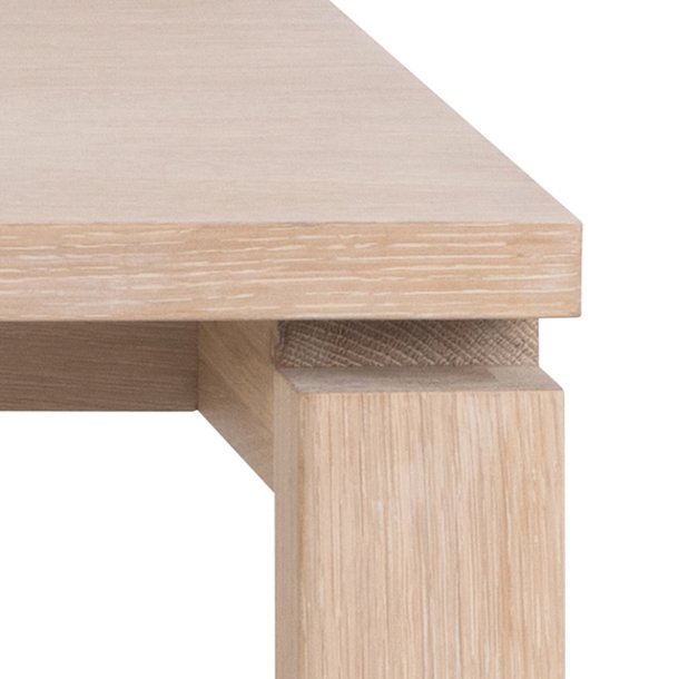 Tisvilde spisebord 200 x 100  cm i hvidpigmenteret olieret egefiner med ben i massiv ege tr.