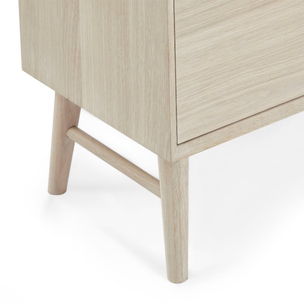 Egeskov TV bord i hvidolieret ege finr 160 x 42 cm med opbevaring og soft close