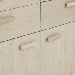 Egeskov vitrineskab i hvidolieret ege finr 187 x 110 cm med soft close og indbygget LED lys