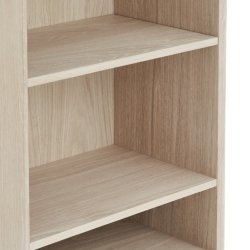 Egeskov bogreol i hvidolieret ege finr 187 x 60 cm med soft close skuffer