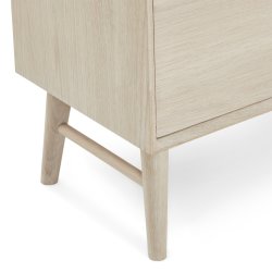 Egeskov sknk i hvidolieret ege finr 212 x 42 cm med 4 sektioner med soft close