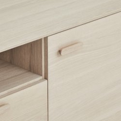 Egeskov sknk i hvidolieret ege finr 212 x 42 cm med 4 sektioner med soft close