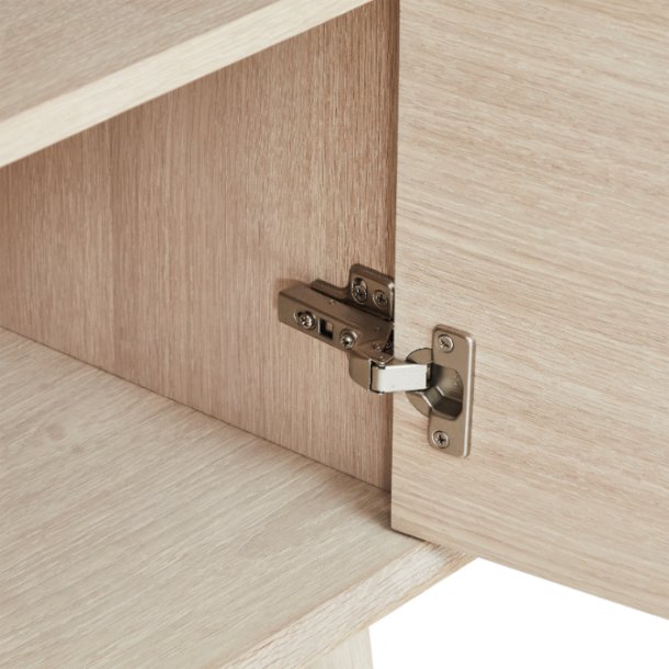 Egeskov sknk i hvidolieret ege finr 212 x 42 cm med 4 sektioner med soft close