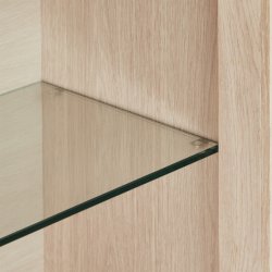 Egeskov hngevitrine i hvidolieret ege finr 212 x 60 cm med 4 skabe med indbygget LED lys