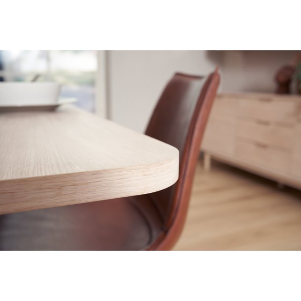 Tsinge spisebord i hvidolieret ege finr 200(300) x 100 cm med tillgsplader