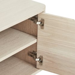 Tsinge TV-bord i hvidolieret ege finr 180 x 45 cm, lger med soft close og ledningsudtrk