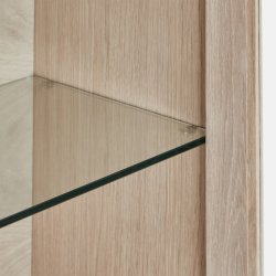 Tsinge hngevitrine i hvidrolieret ege finr 180x60 cm, 3 skabe med softclose og indbygget LED lys