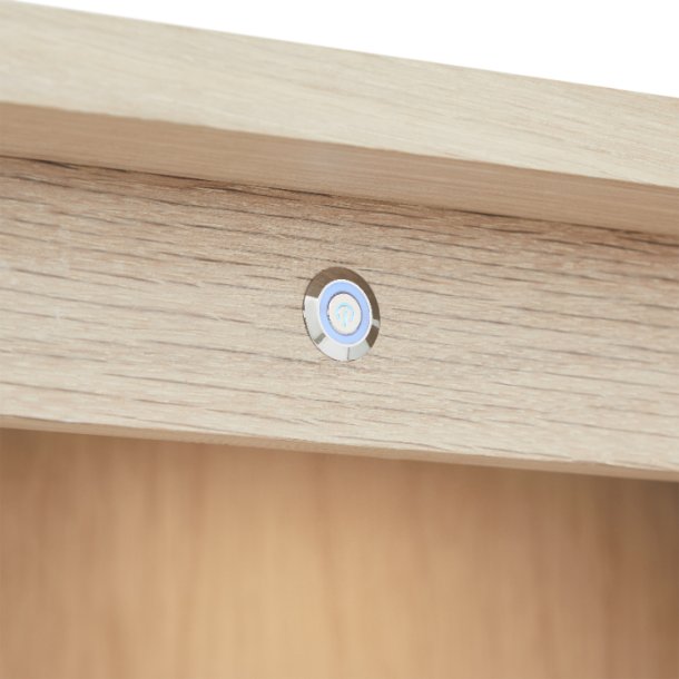 Tsinge sknk i hvidolieret ege finr 146 x 124 cm med soft close og indbygget LED lys