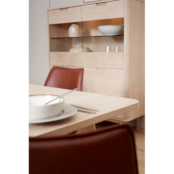 Tsinge sknk i hvidolieret ege finr 146 x 124 cm med soft close og indbygget LED lys