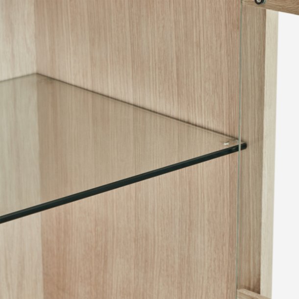 Tsinge sknk i hvidolieret ege finr 146 x 124 cm med soft close og indbygget LED lys