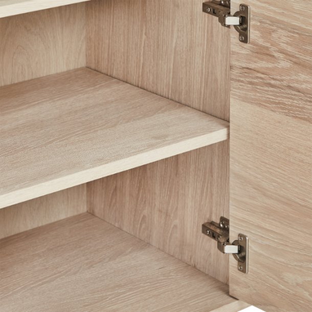 Tsinge sknk i hvidolieret ege finr 146 x 124 cm med soft close og indbygget LED lys