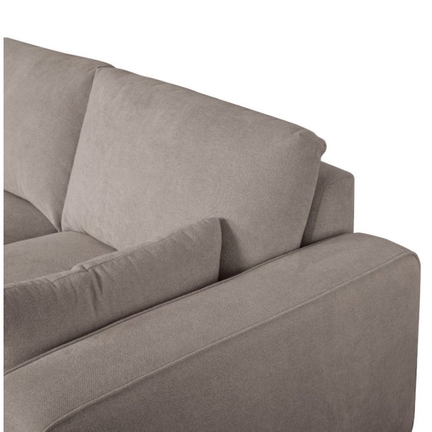 Santa Monica sofa med chaiselong til venstre i sandfarvet mbelstof