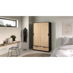 Inline garderobeskab 121 cm bredt, 2 skyded�re, 2 skuffer egelook og sort. 