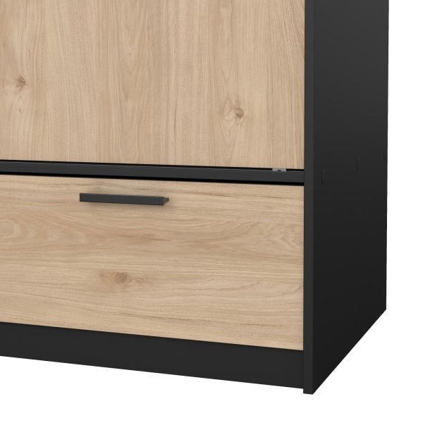 Inline garderobeskab 121 cm bredt, 2 skyded�re, 2 skuffer egelook og sort. 