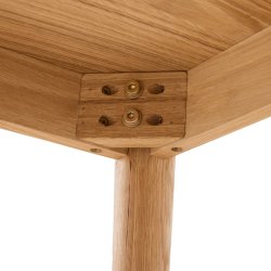 Tsinge sofabord i naturolieret ege finr 70 x 70 cm 