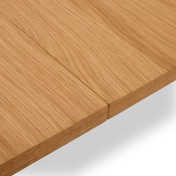 Tsinge spisebord i naturolieret ege finr 200(300) x 100 cm med tillgsplader