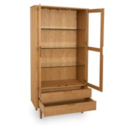 Tsinge vitrineskab i naturolieret ege finr 190 x 100 cm med soft close og indbygget LED lys