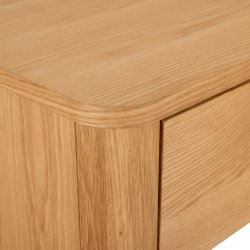 Tsinge sknk i naturolieret ege finr 146 x 124 cm med soft close og indbygget LED lys