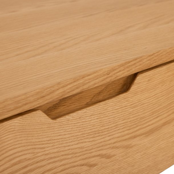 Tsinge sknk i naturolieret ege finr 146 x 124 cm med soft close og indbygget LED lys
