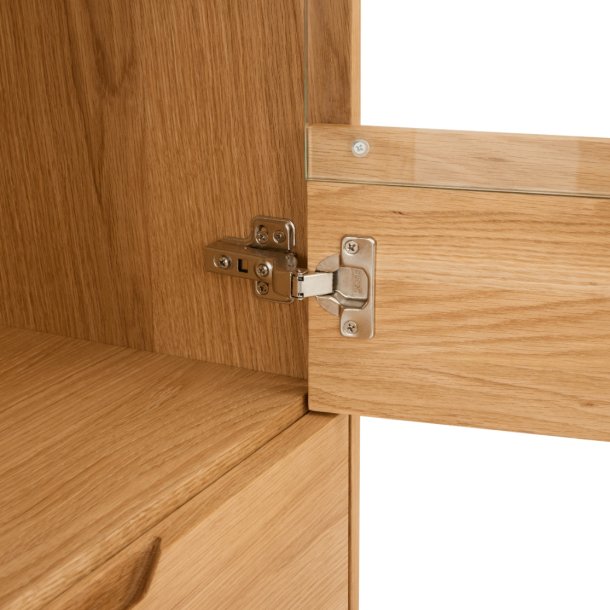 Tsinge sknk i naturolieret ege finr 146 x 124 cm med soft close og indbygget LED lys