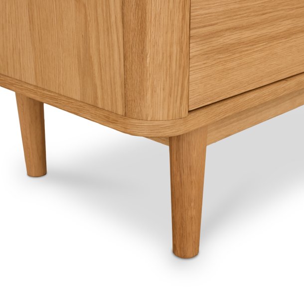 Tsinge sknk i naturolieret ege finr 146 x 124 cm med soft close og indbygget LED lys