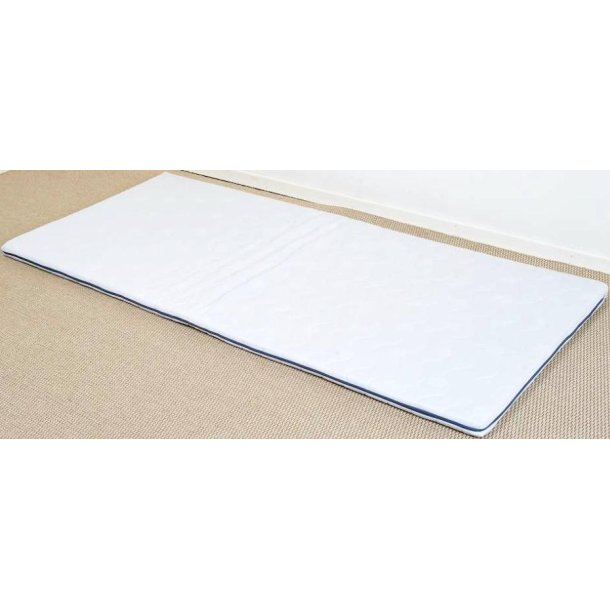 King Plus vendbar topmadras i koldskum med quiltet betræk 70 x 200 x 6 cm.