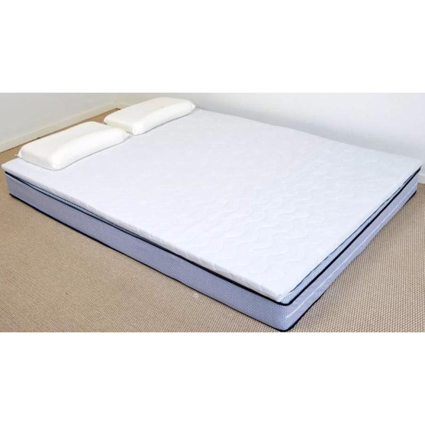 King Plus vendbar topmadras med koldskum 140 x 200  x 6 cm med quiltet betrk.