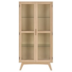 Vitrineskab, model Ambrosius 94 cm i hvidolieret egetr�sfiner med 2 glasd�re og 4 hylder.