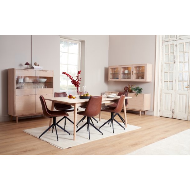 Tsinge sknk i hvidolieret ege finr 146 x 124 cm med soft close og indbygget LED lys