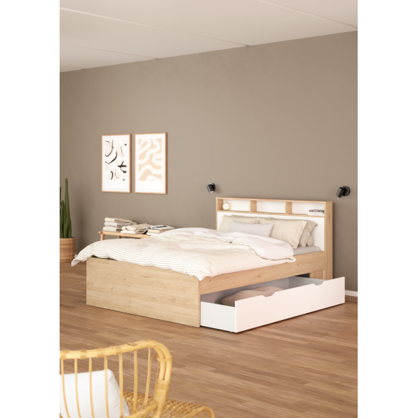 Estate dobbeltseng 140 x 200 cm i hvid egelook m hovedg�rde og opbevaring 